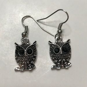 Silver Owl Dangle Earrings With Black Gem Eyes